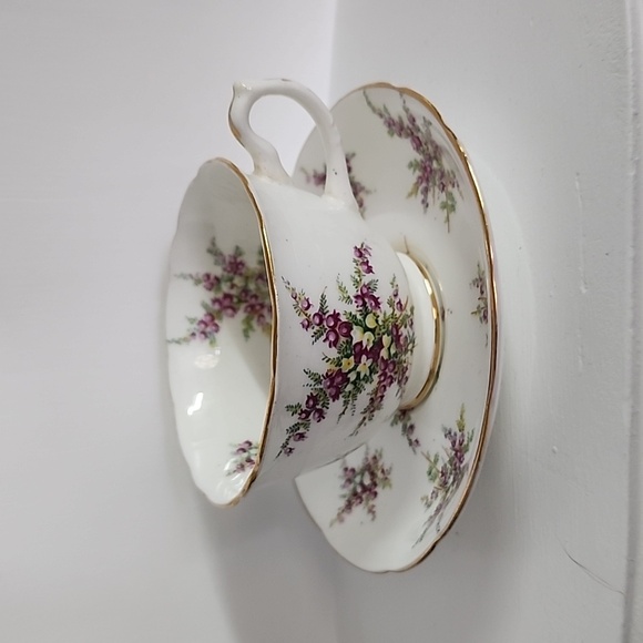 Vintage Hammersley Purple Heather Bone China Teacup and Saucer Set - Picture 4 of 6
